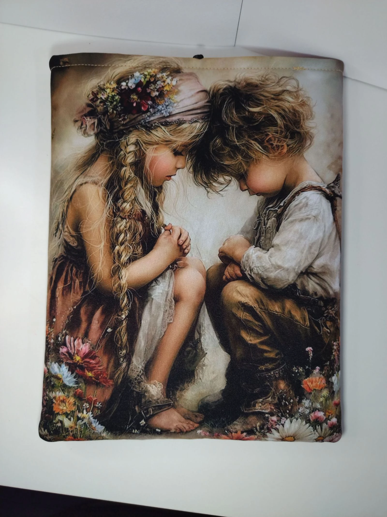 Funda literaria acolchada - Diseño niños y flores y frase en francés - Hecho a mano 